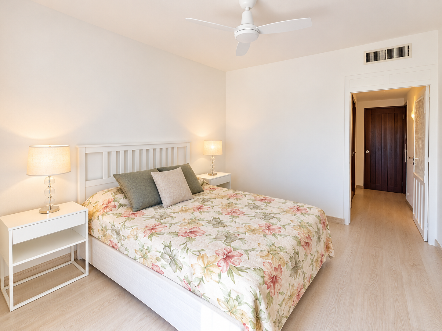 1 Bedroom Apartment in Marbella - Photo 12