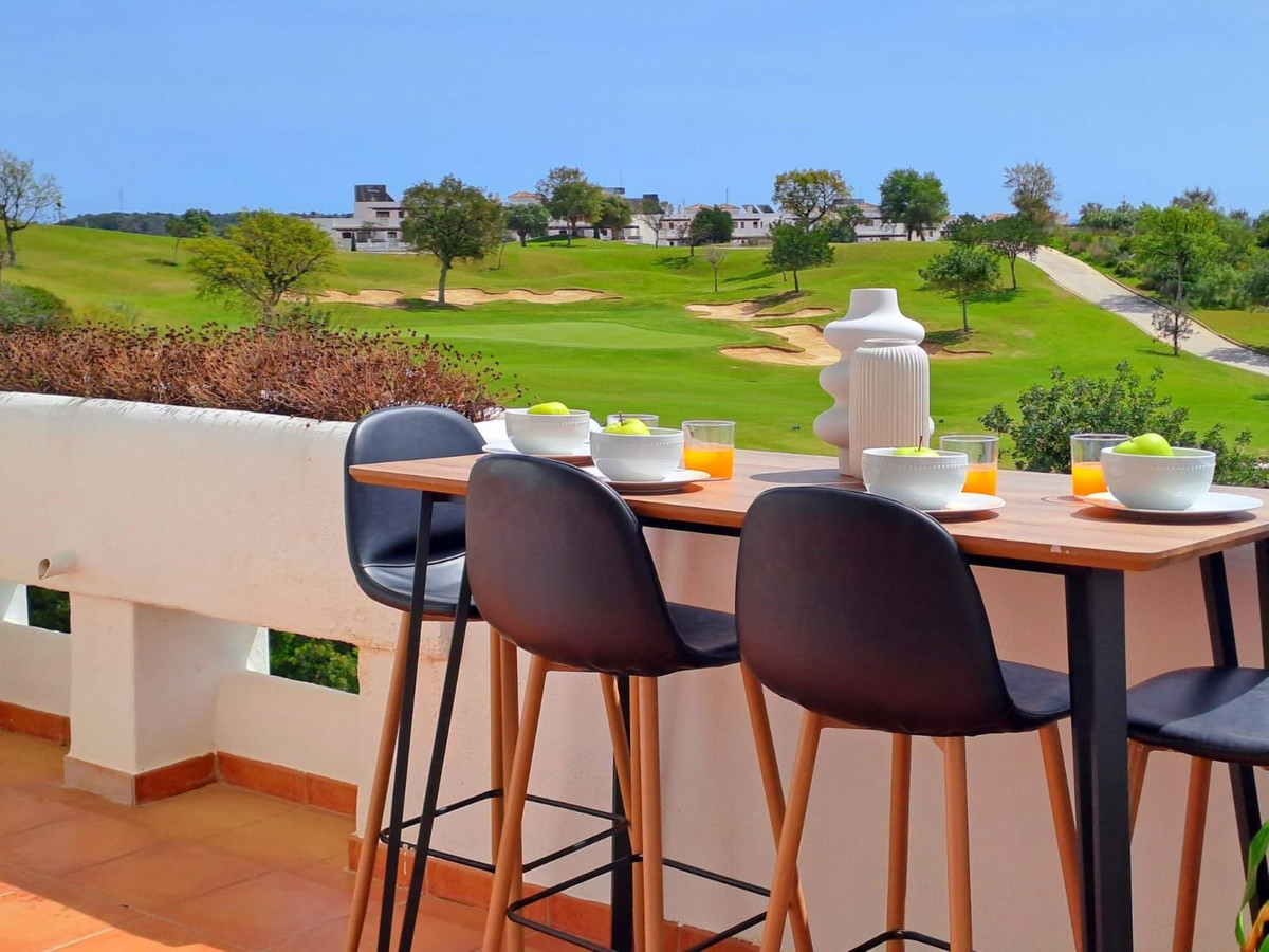 2 Bedroom Apartment in Estepona - Photo 18