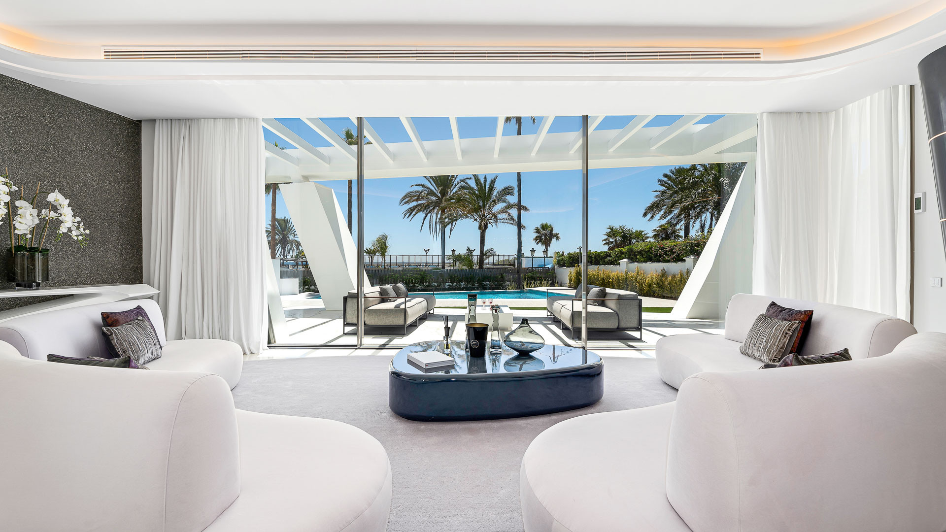 6 Bedroom Villa in Marbella - Photo 7