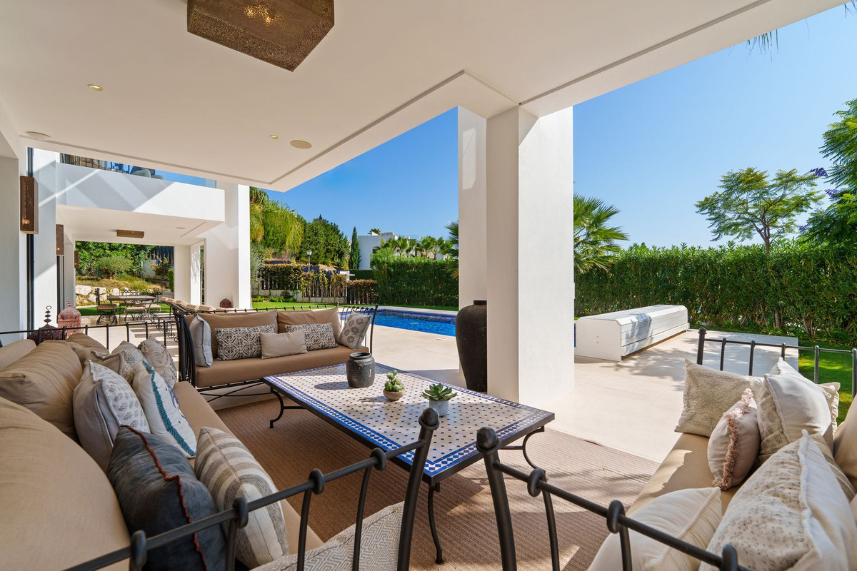 6 Bedroom Villa in Marbella - Photo 22