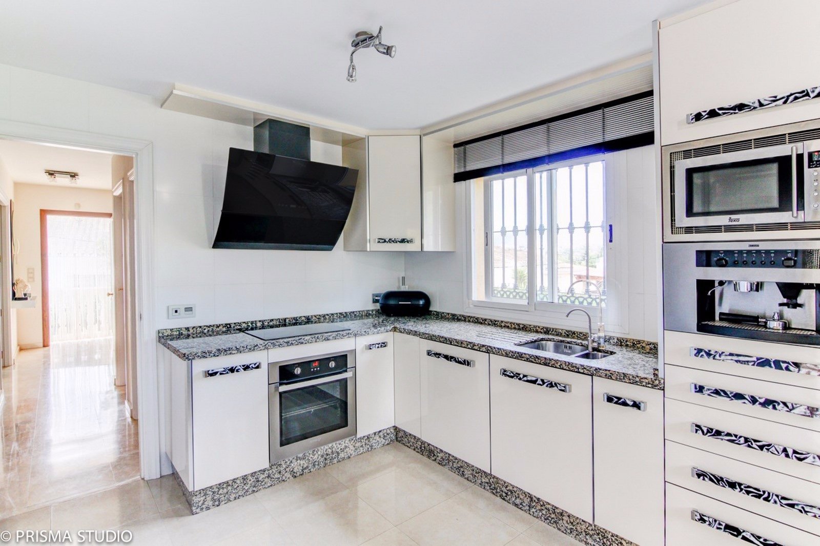 4 Bedroom Villa in Mijas - Photo 8