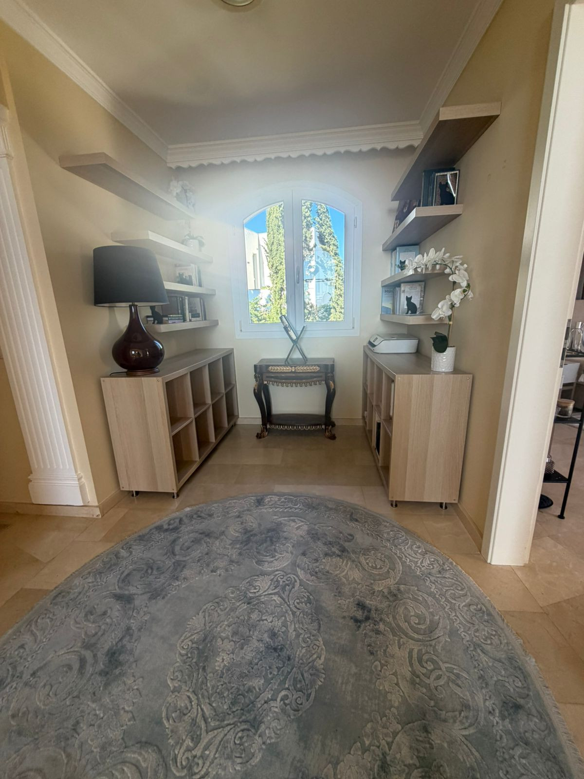5 Bedroom Villa in Estepona - Photo 15