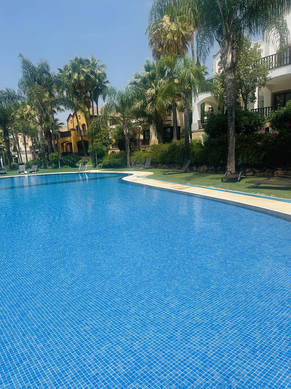 6 Bedroom Villa in Marbella - Photo 10