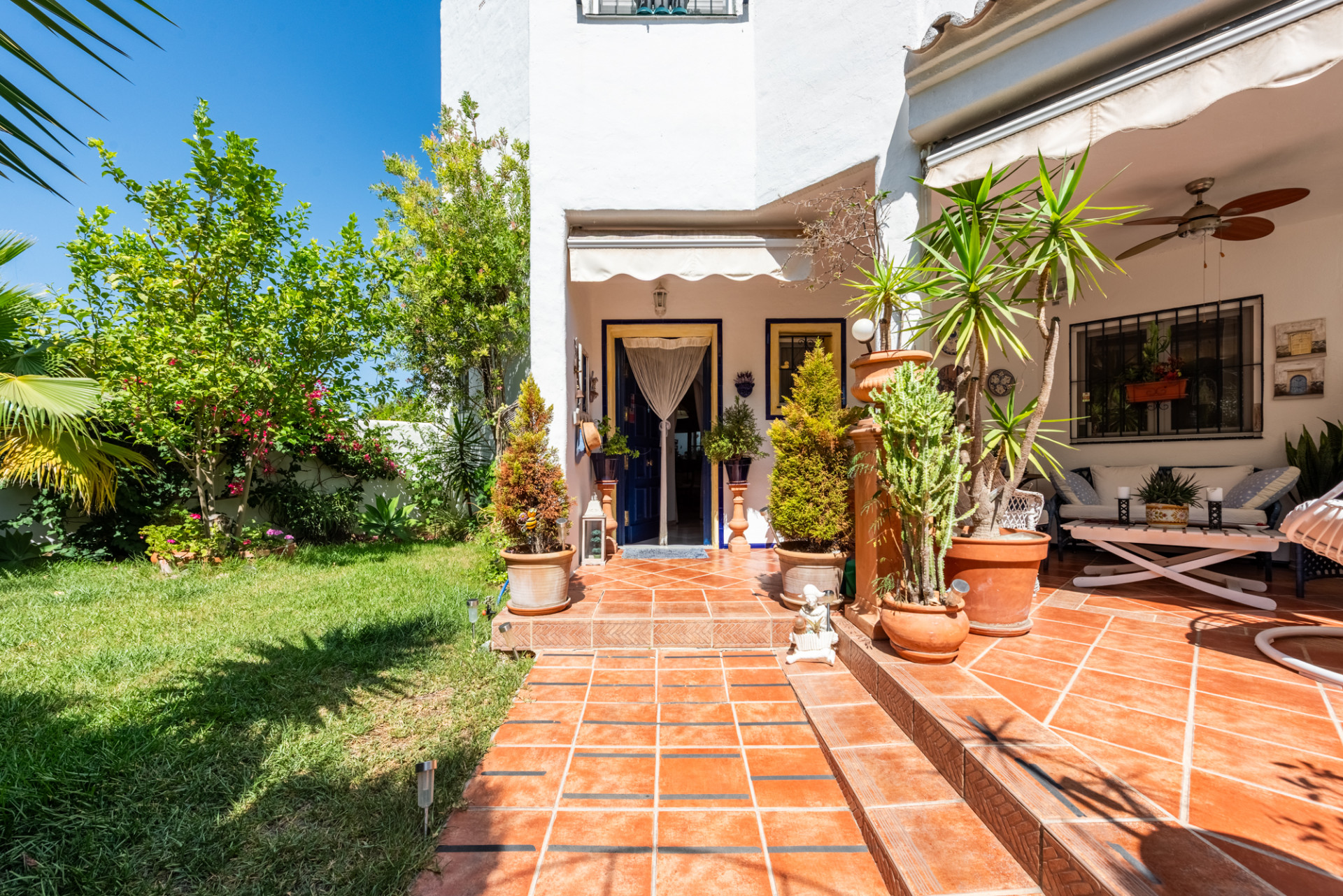 3 Bedroom Townhouse in Estepona - Photo 3