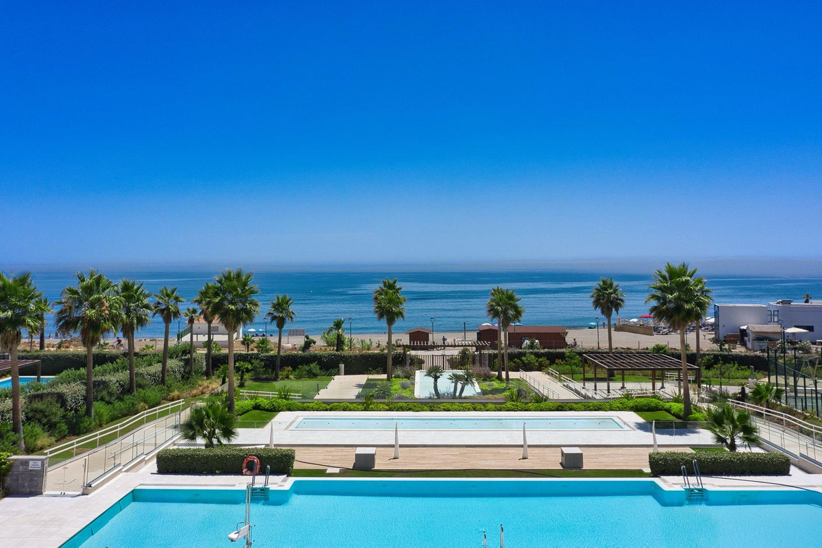 3 Bedroom Apartment in Estepona - Photo 32