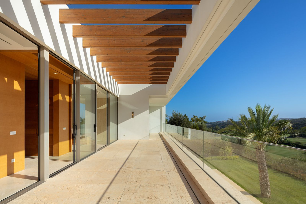 5 Bedroom Villa in Casares - Photo 11