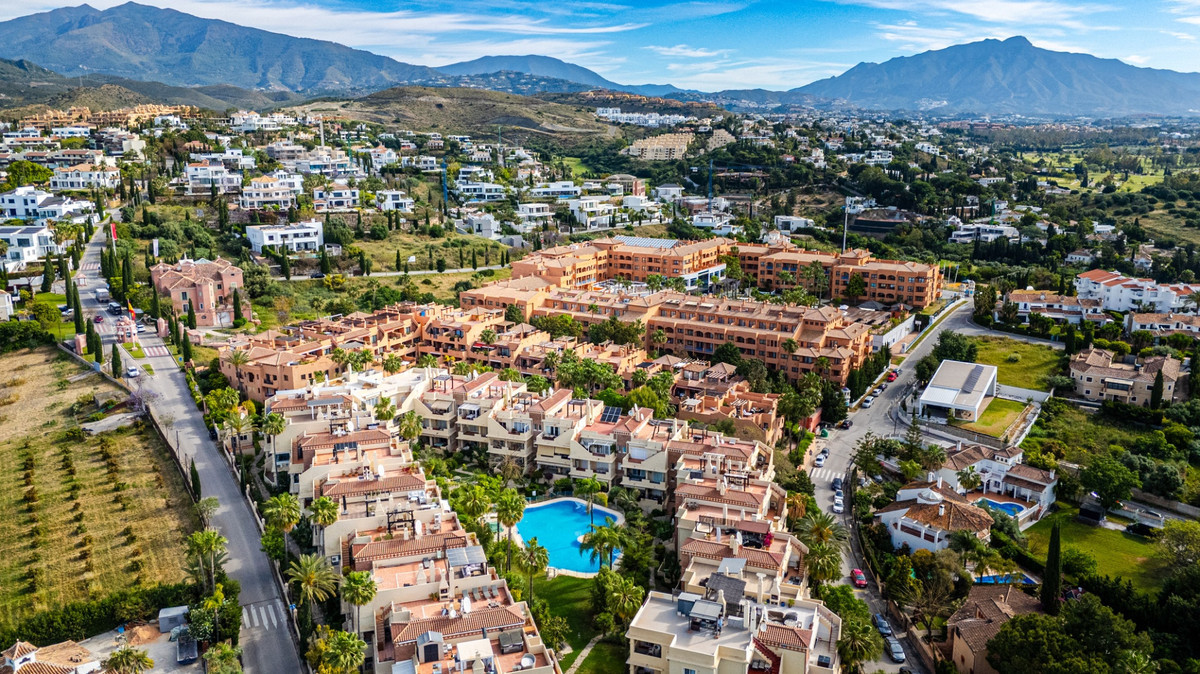 1 Bedroom Penthouse in Estepona - Photo 19
