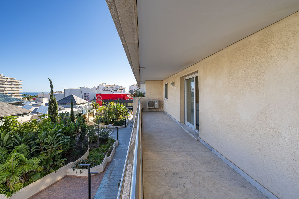 2 Bedroom Apartment in Marbella