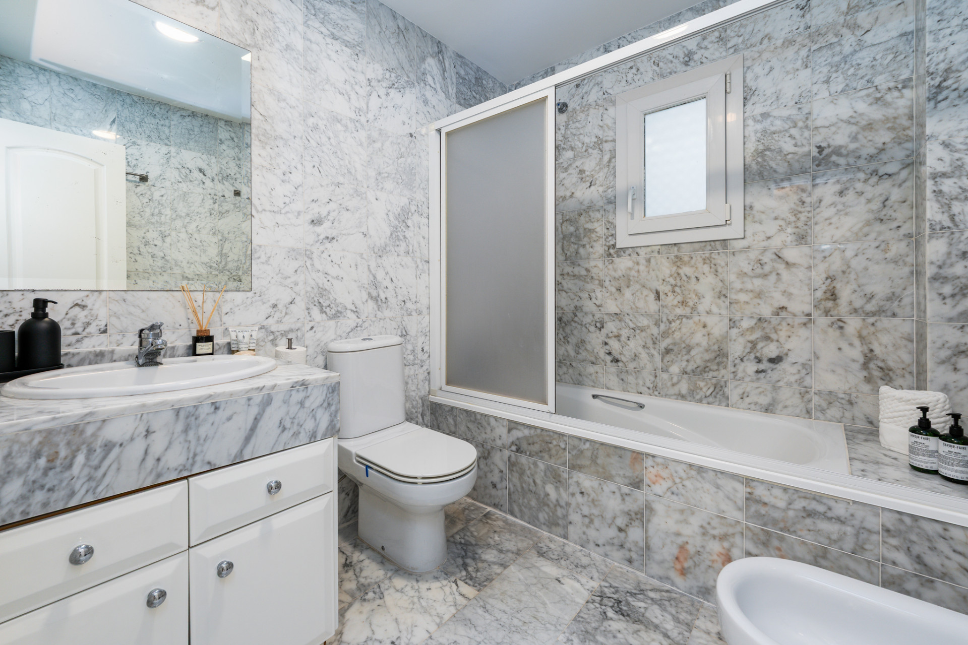 4 Bedroom Apartment in Marbella - Photo 7