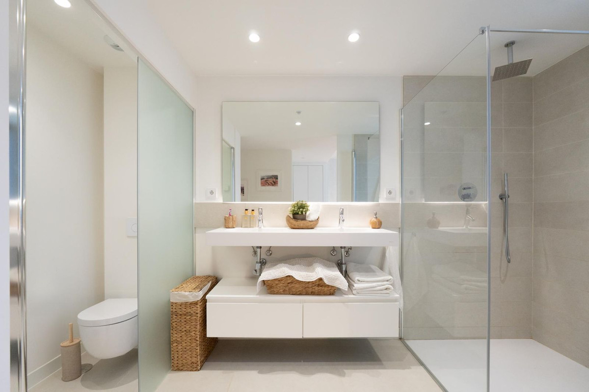 3 Bedroom Apartment in Fuengirola - Photo 15