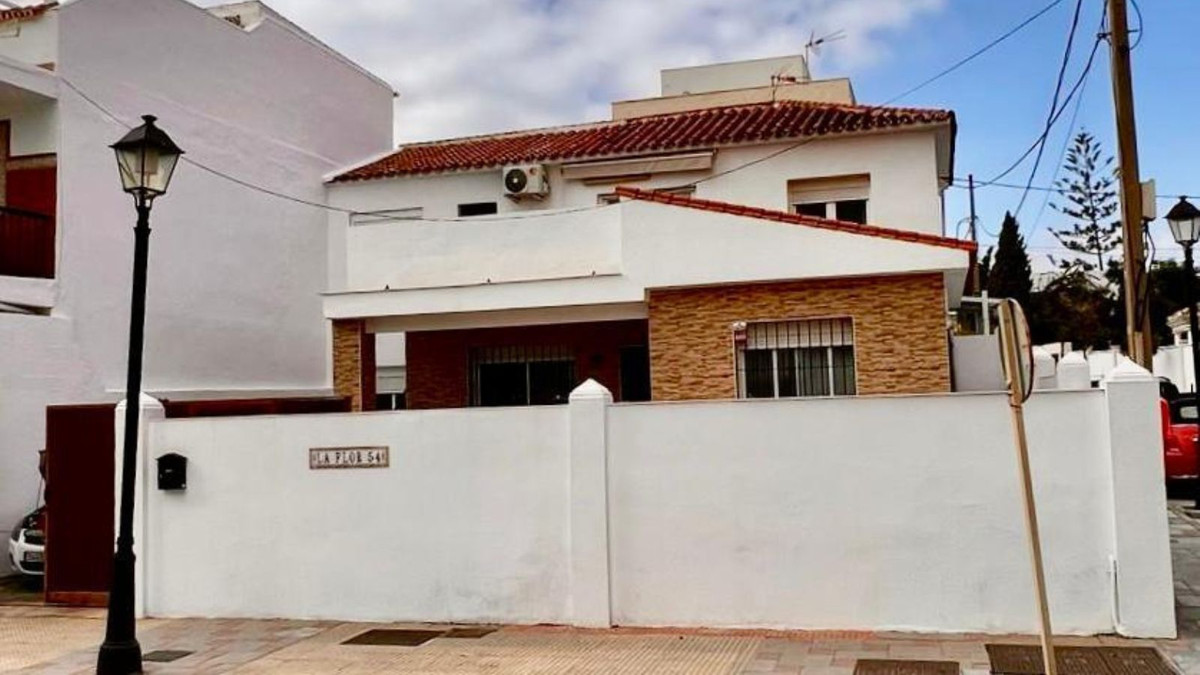 5 Bedroom Villa in Fuengirola - Photo 3