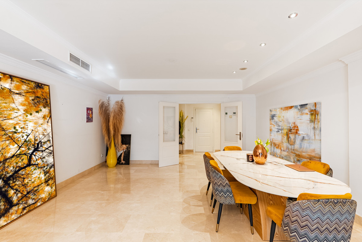 2 Bedroom Apartment in Marbella - Foto 4