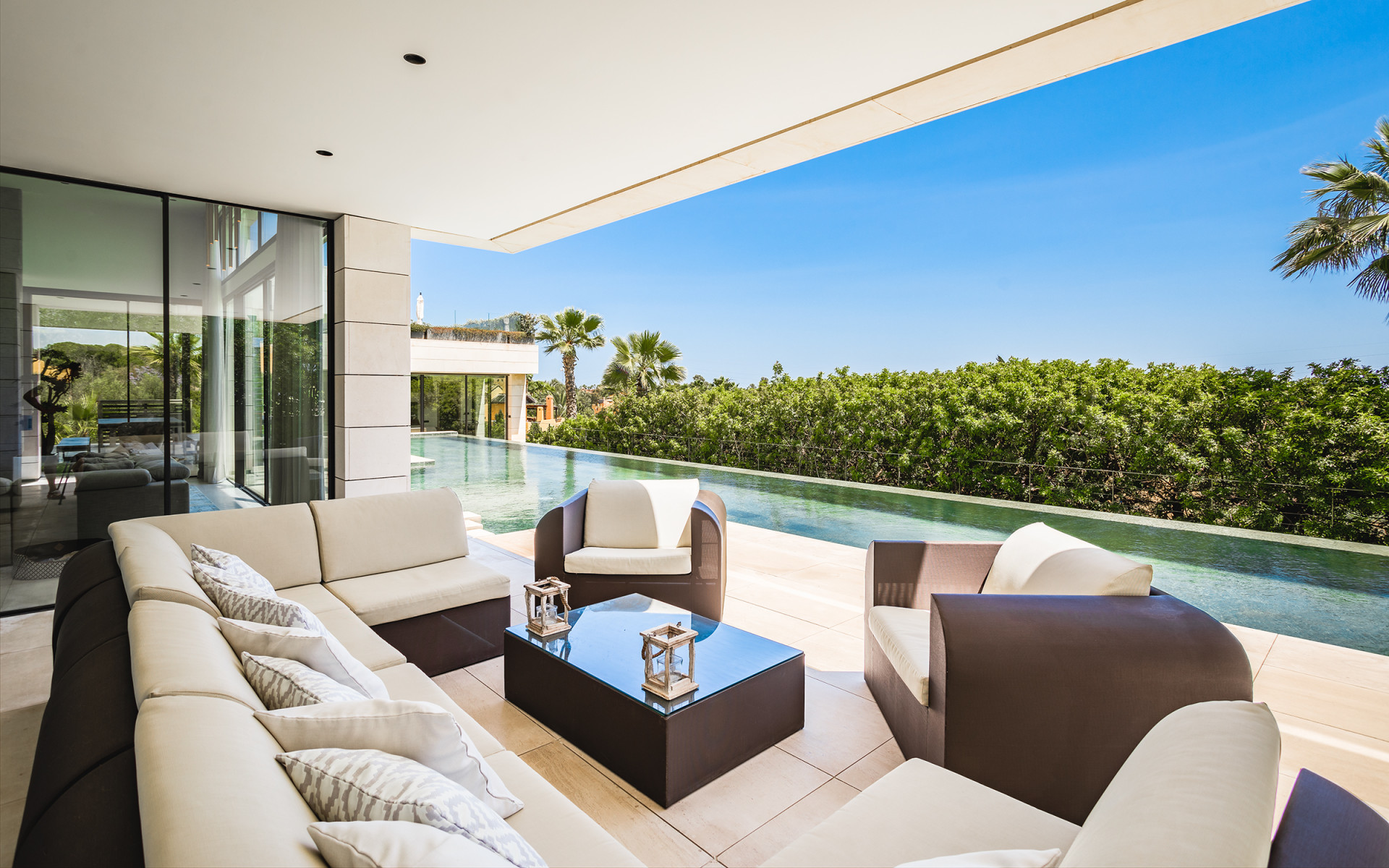 6 Bedroom Villa in Marbella - Photo 3