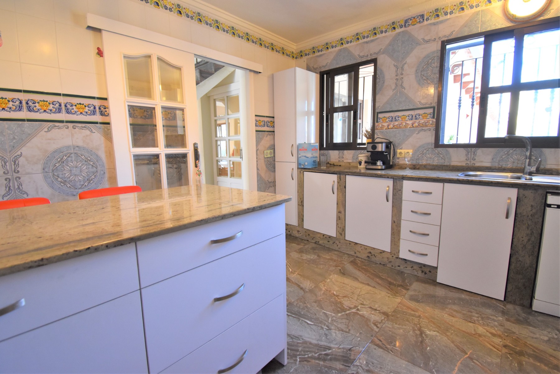 Moradia com 4 quartos com piscina em Alicante, Espanha – Foto 9
