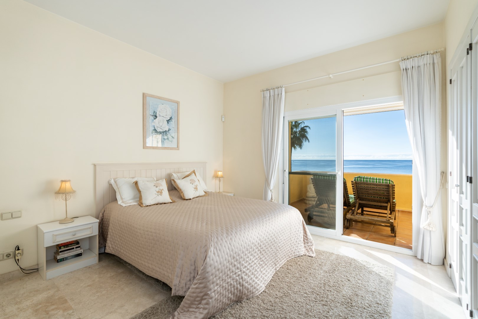 3 Bedroom Apartment in Marbella - Photo 5