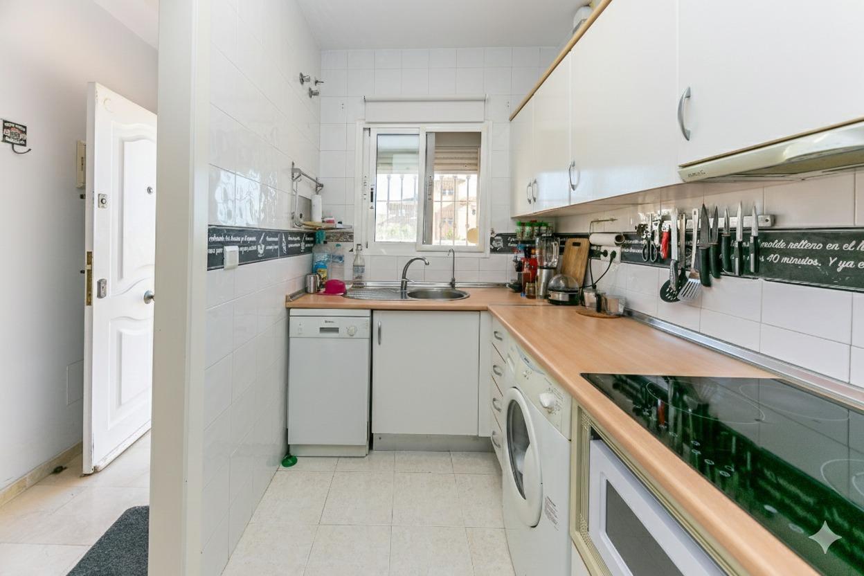 2 Bedroom Townhouse in Benalmádena - Photo 18