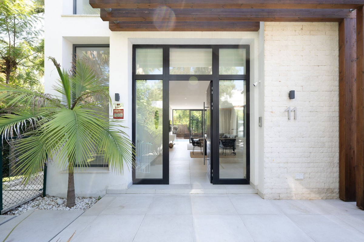 4 Bedroom Villa in Estepona - Foto 4
