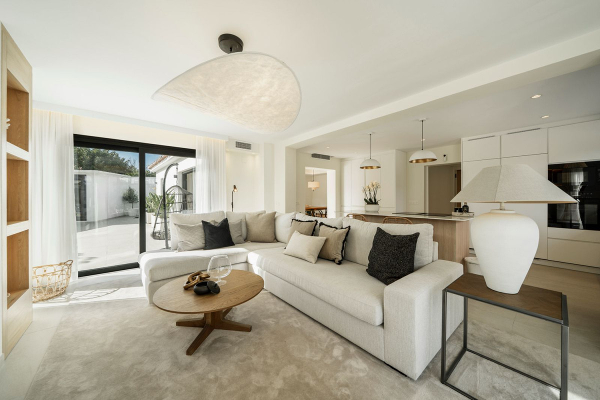 5 Bedroom Villa in San Pedro de Alcántara - Photo 28