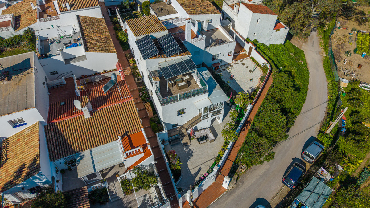3 Bedroom Townhouse in Estepona - Photo 37