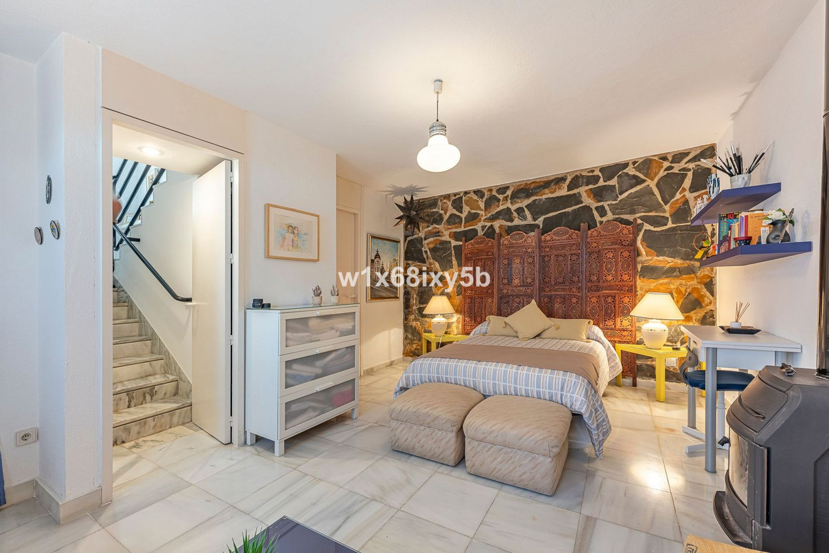 2 Bedroom Townhouse in Estepona - Photo 28