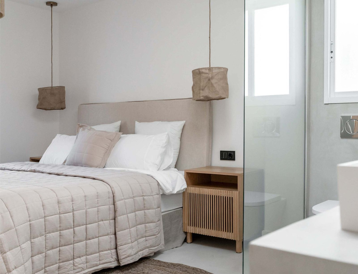 2 Bedroom Penthouse in Benahavís - Photo 17