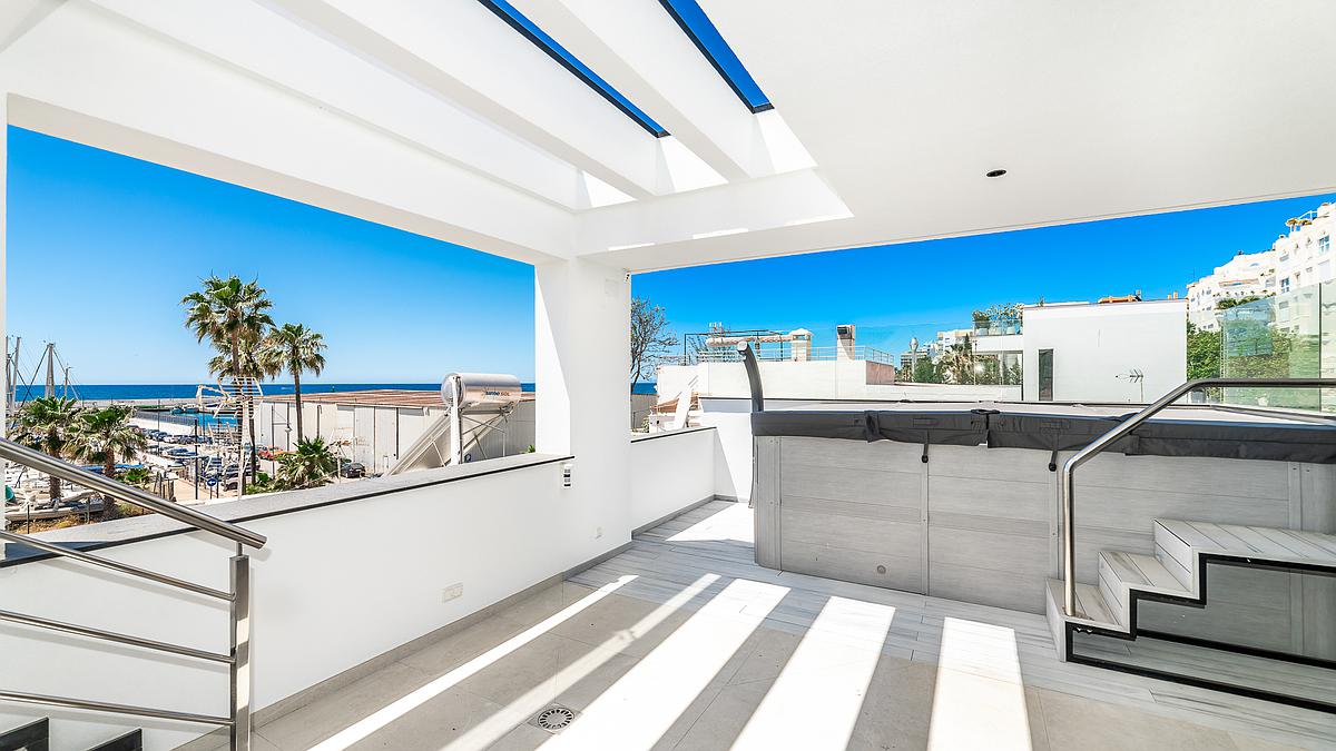 5 Bedroom Villa in Marbella - Photo 18