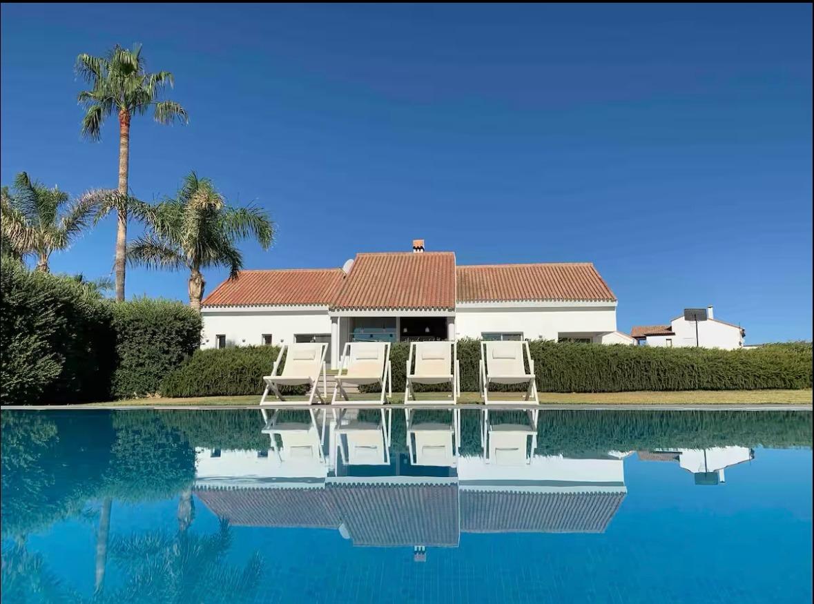 6 Bedroom Villa in Manilva