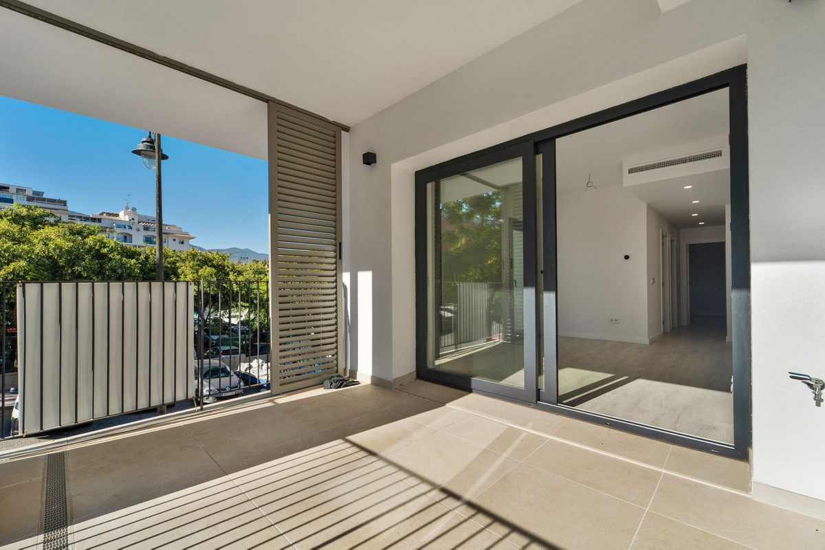 3 Bedroom Apartment in Estepona - Photo 17