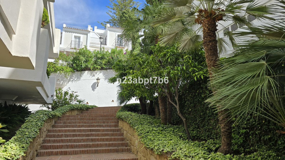 2 Bedroom Apartment in Marbella - Photo 13
