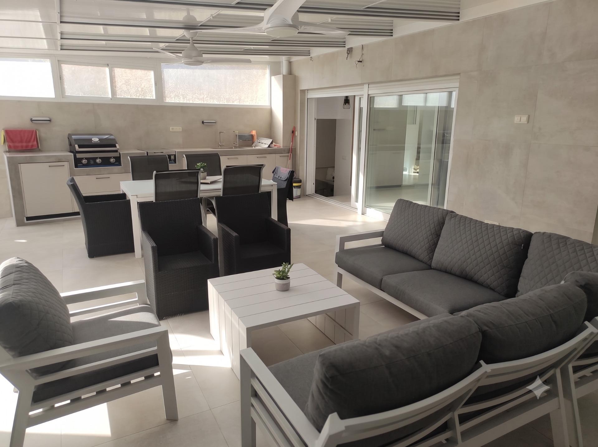 3 Bedroom Apartment in Torremolinos - Photo 5
