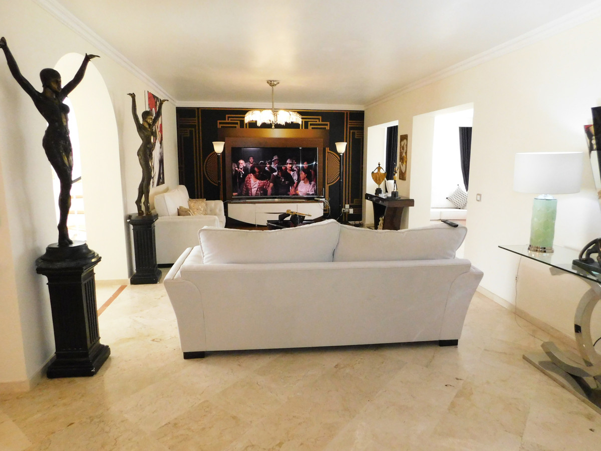 3 Bedroom Penthouse in San Pedro de Alcántara - Photo 14
