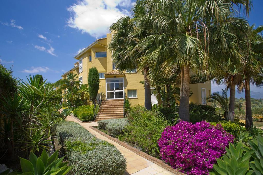 3 Bedroom Apartment in Estepona - Photo 11