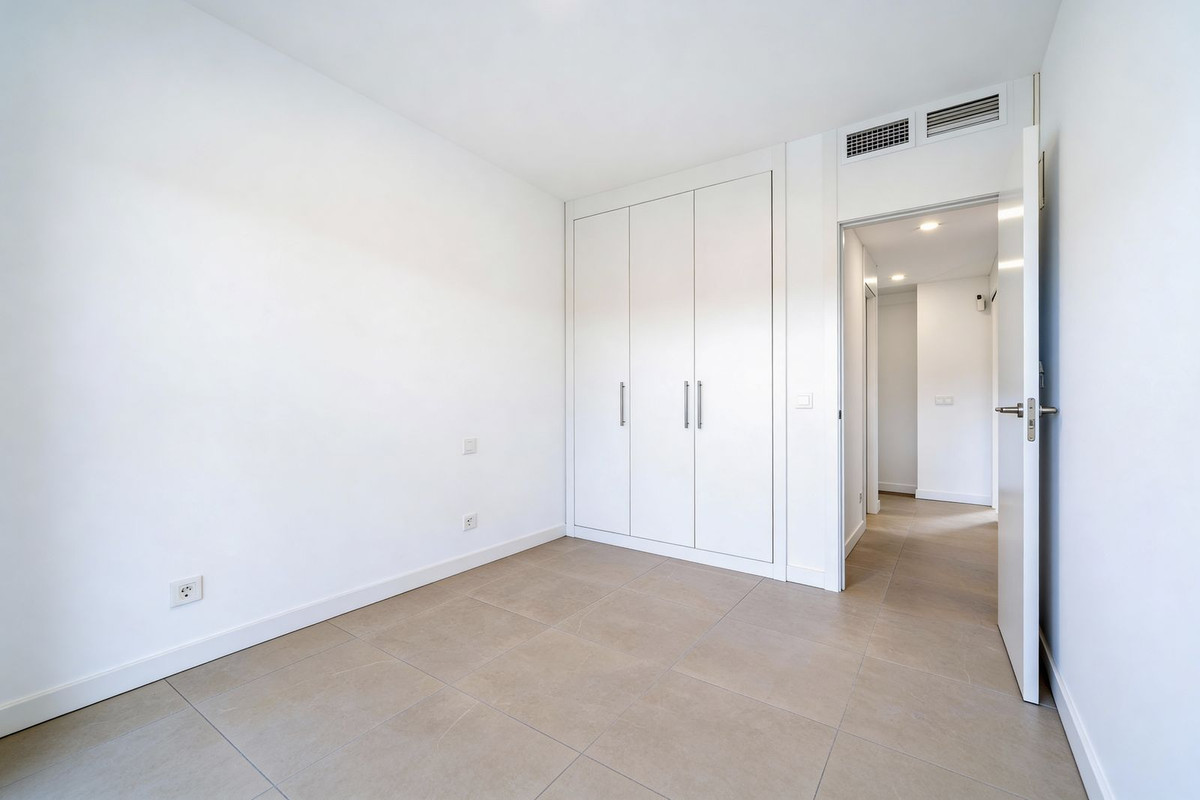 3 Bedroom Villa in Estepona - Photo 6