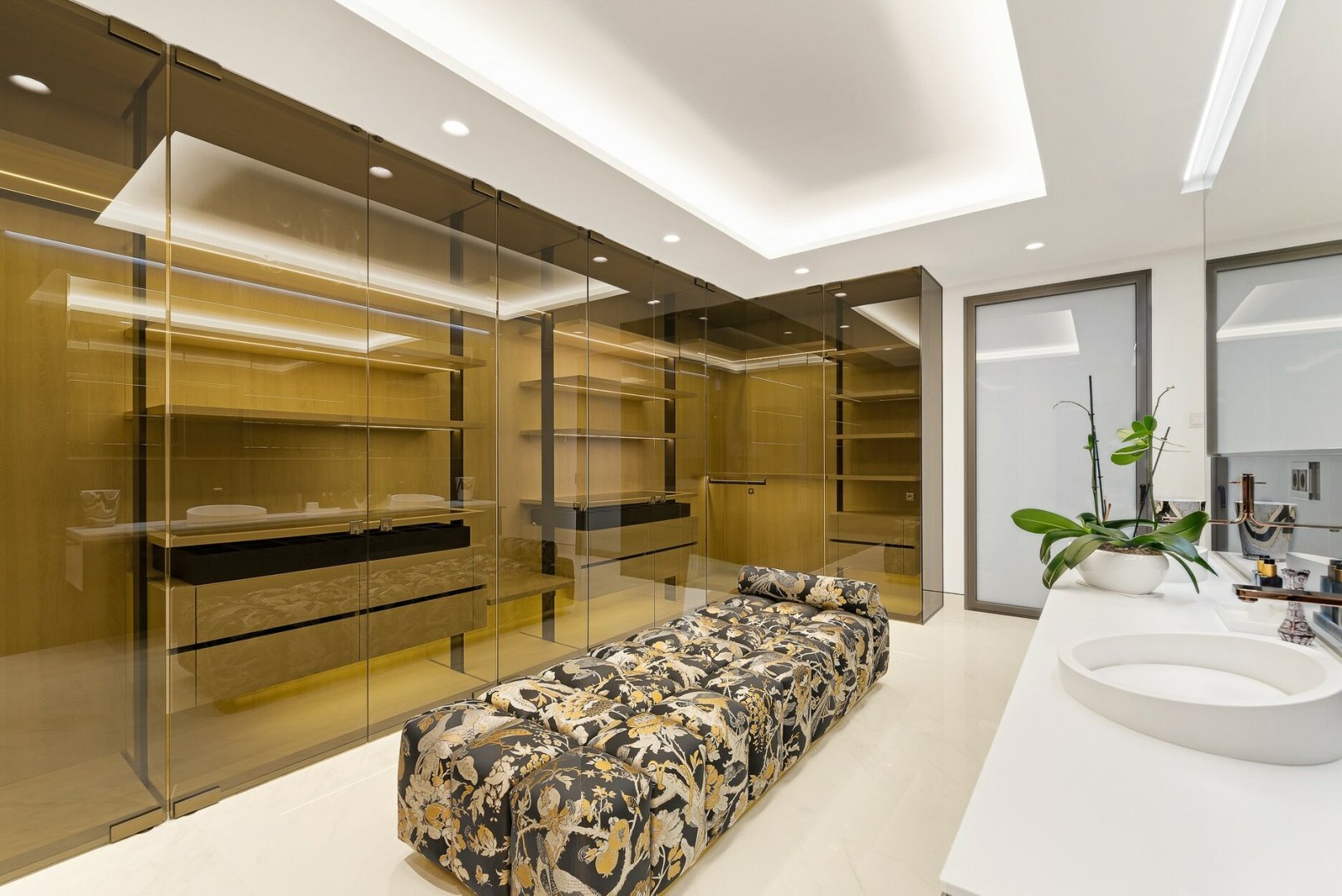 4 Bedroom Apartment in Estepona - Photo 4