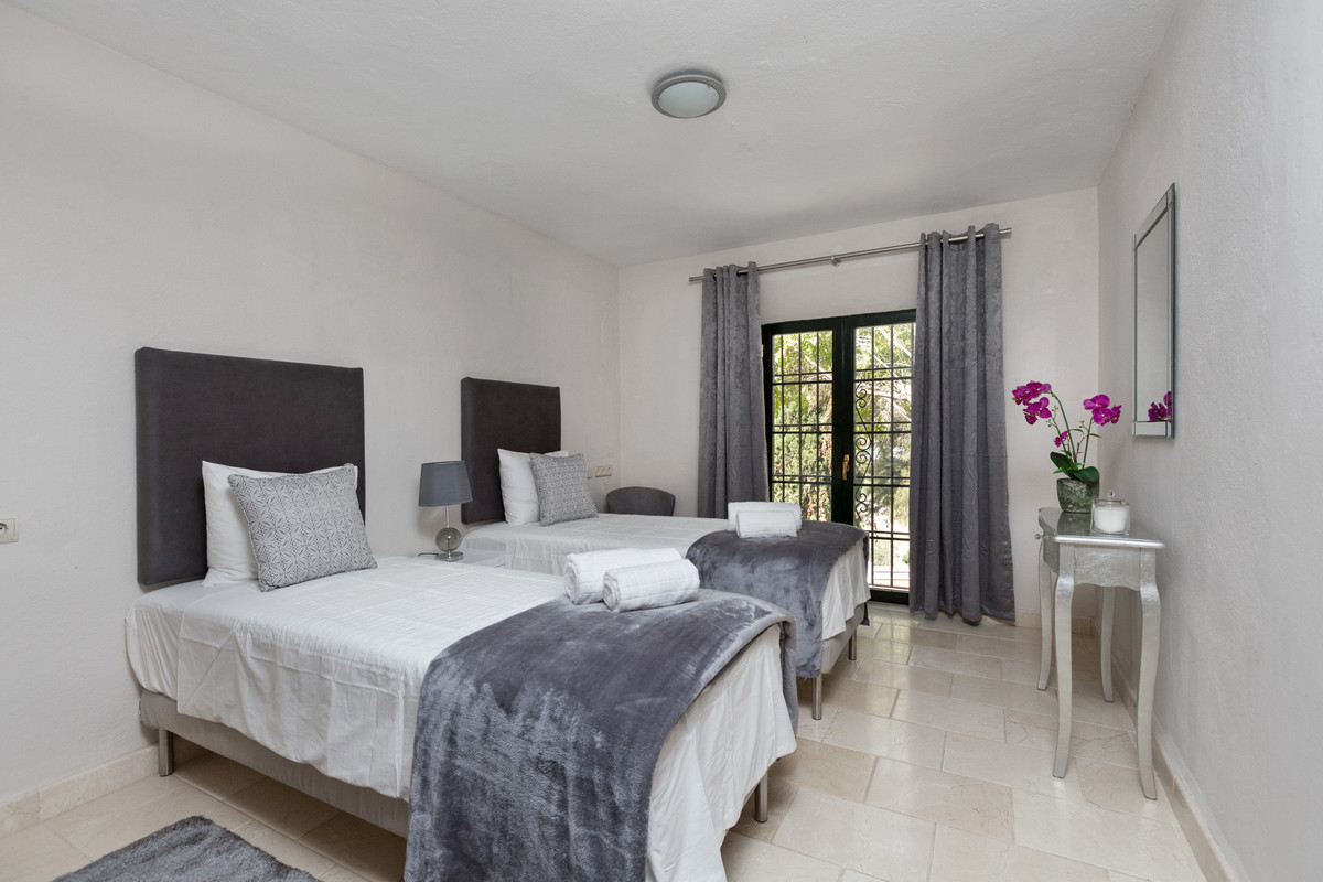 12 Bedroom Villa in Benahavís - Foto 19