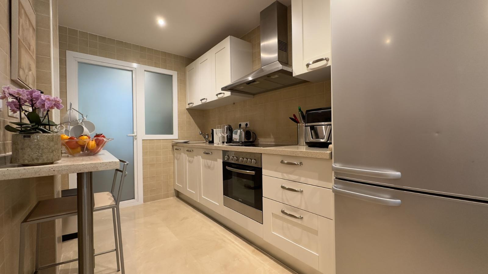 3 Bedroom Apartment in Benahavís - Photo 12