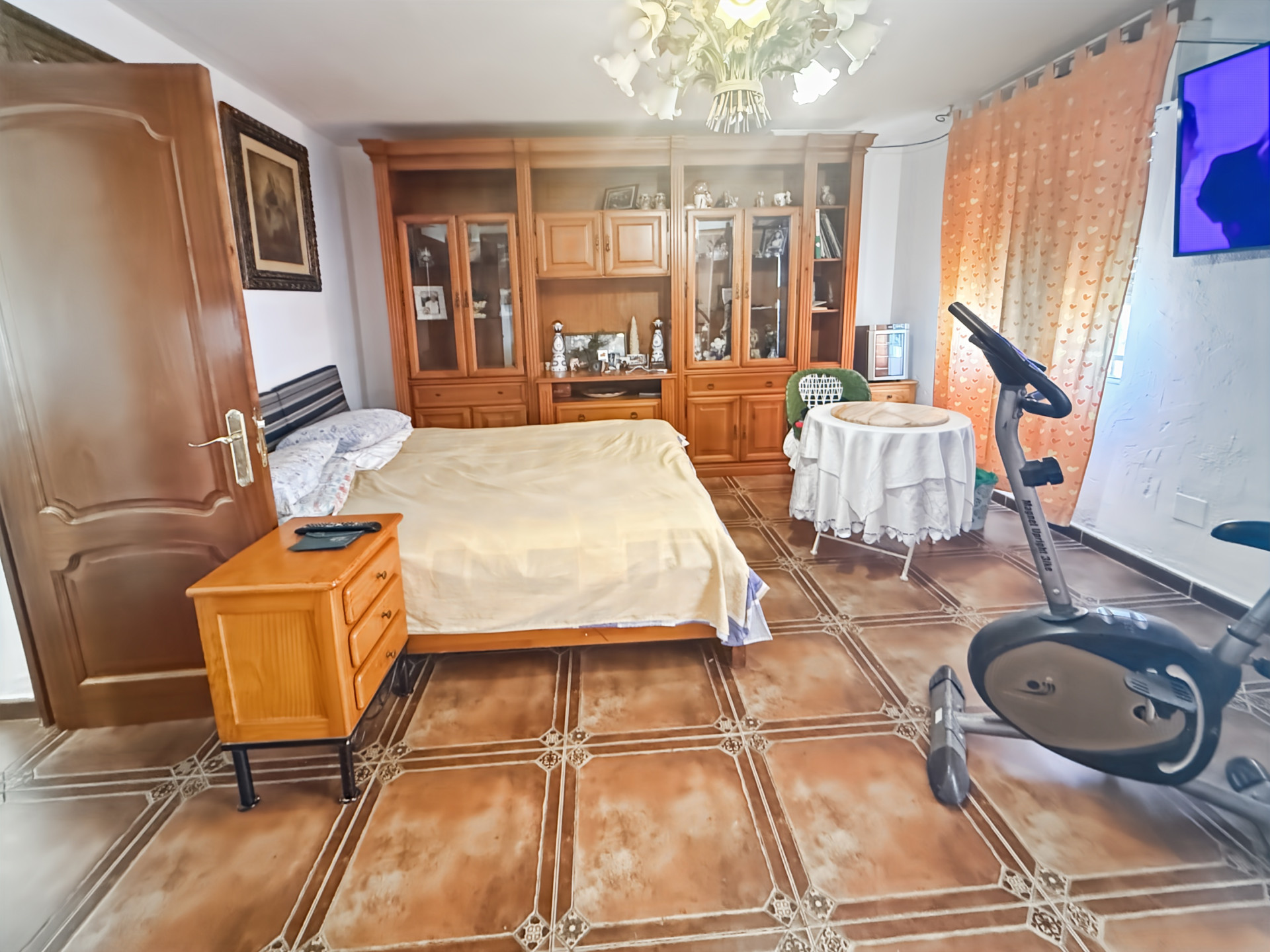 2 Bedroom Apartment in Estepona - Photo 13