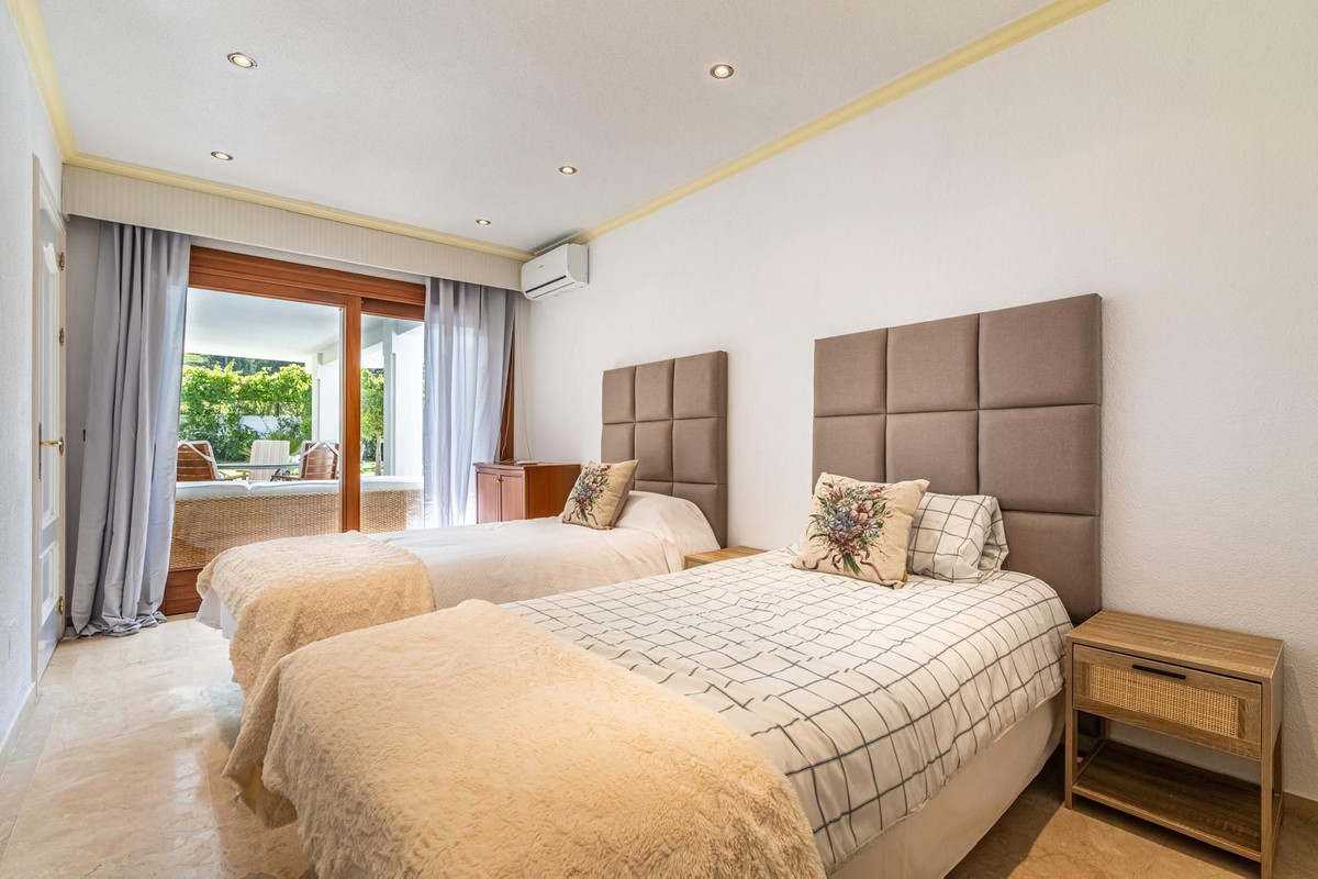 5 Bedroom Villa in Estepona - Foto 15