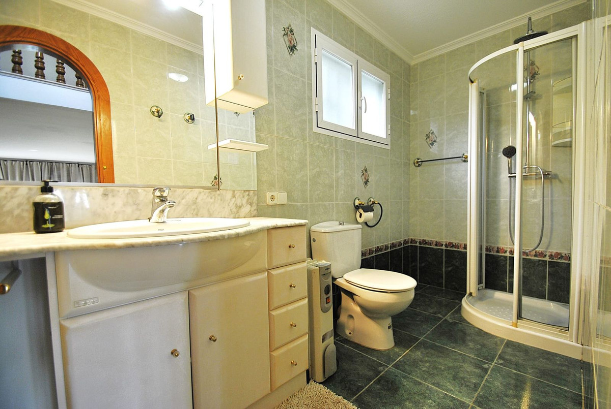 4 Bedroom Villa in Mijas - Photo 9