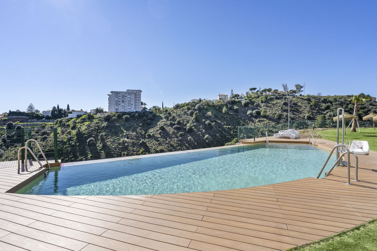 3 Bedroom Apartment in Fuengirola - Photo 7
