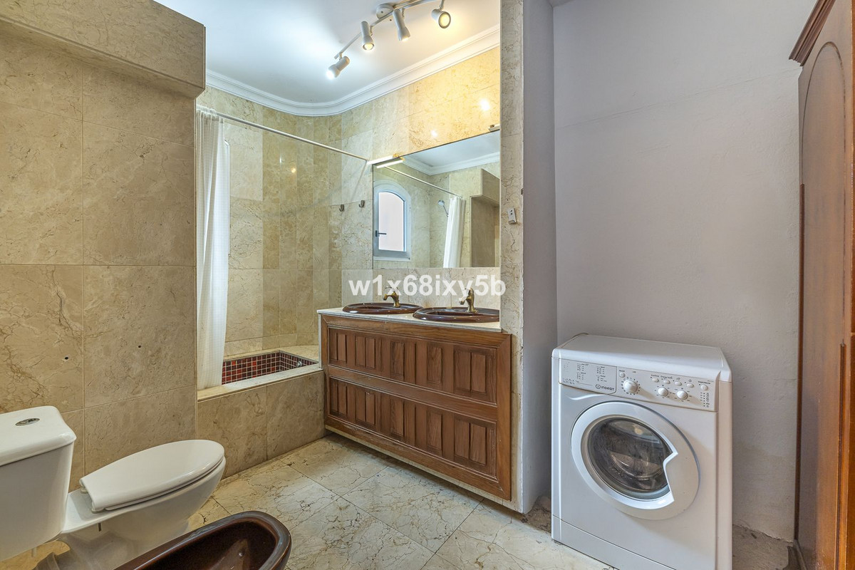 1 Bedroom Townhouse in Benahavís - Photo 26