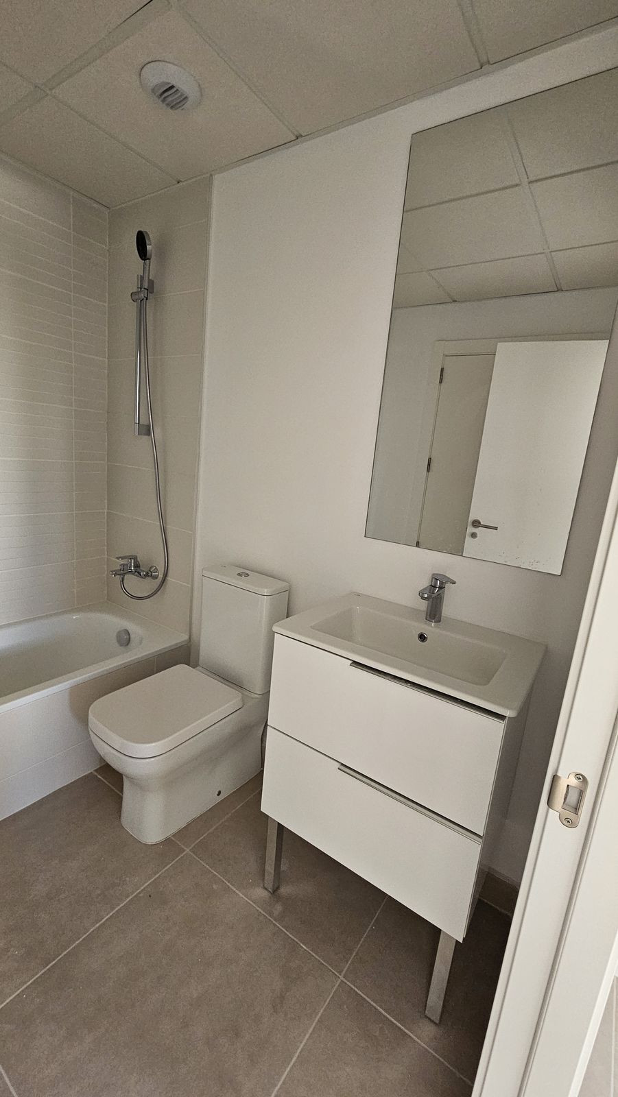2 Bedroom Apartment in Estepona - Photo 40