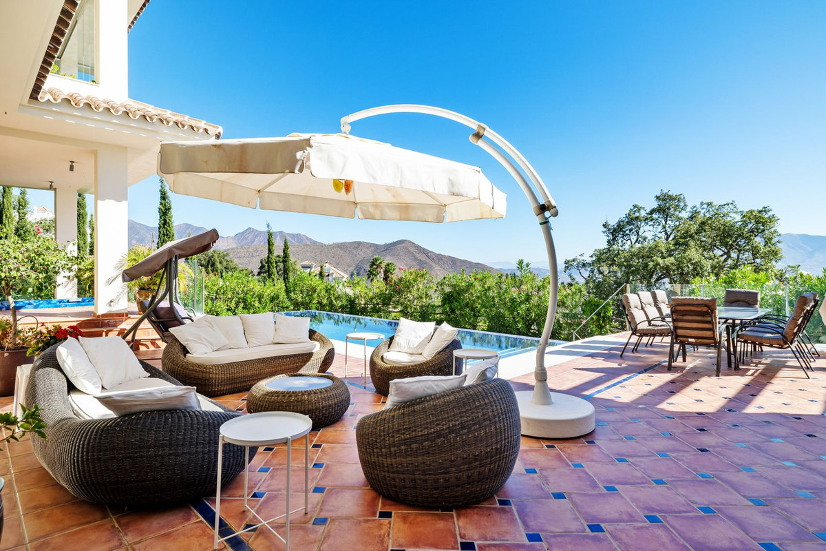 6 Bedroom Villa in Marbella - Photo 11