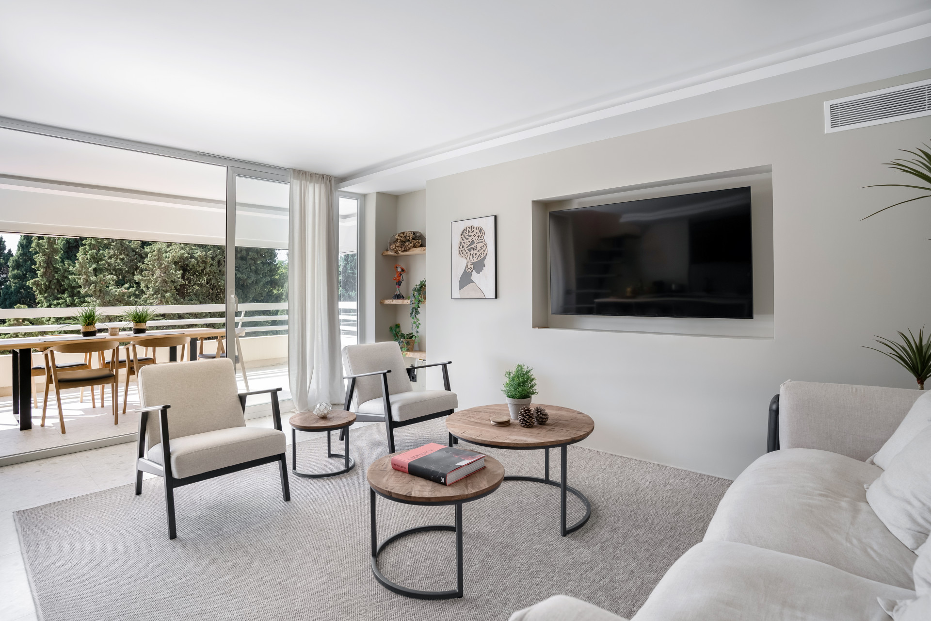 3 Bedroom Apartment in Marbella - Photo 2