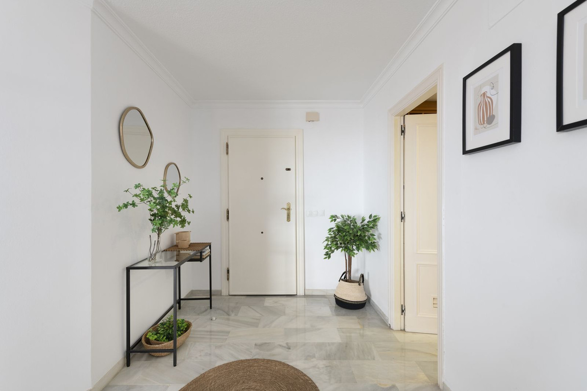 2 Bedroom Apartment in Marbella - Foto 8