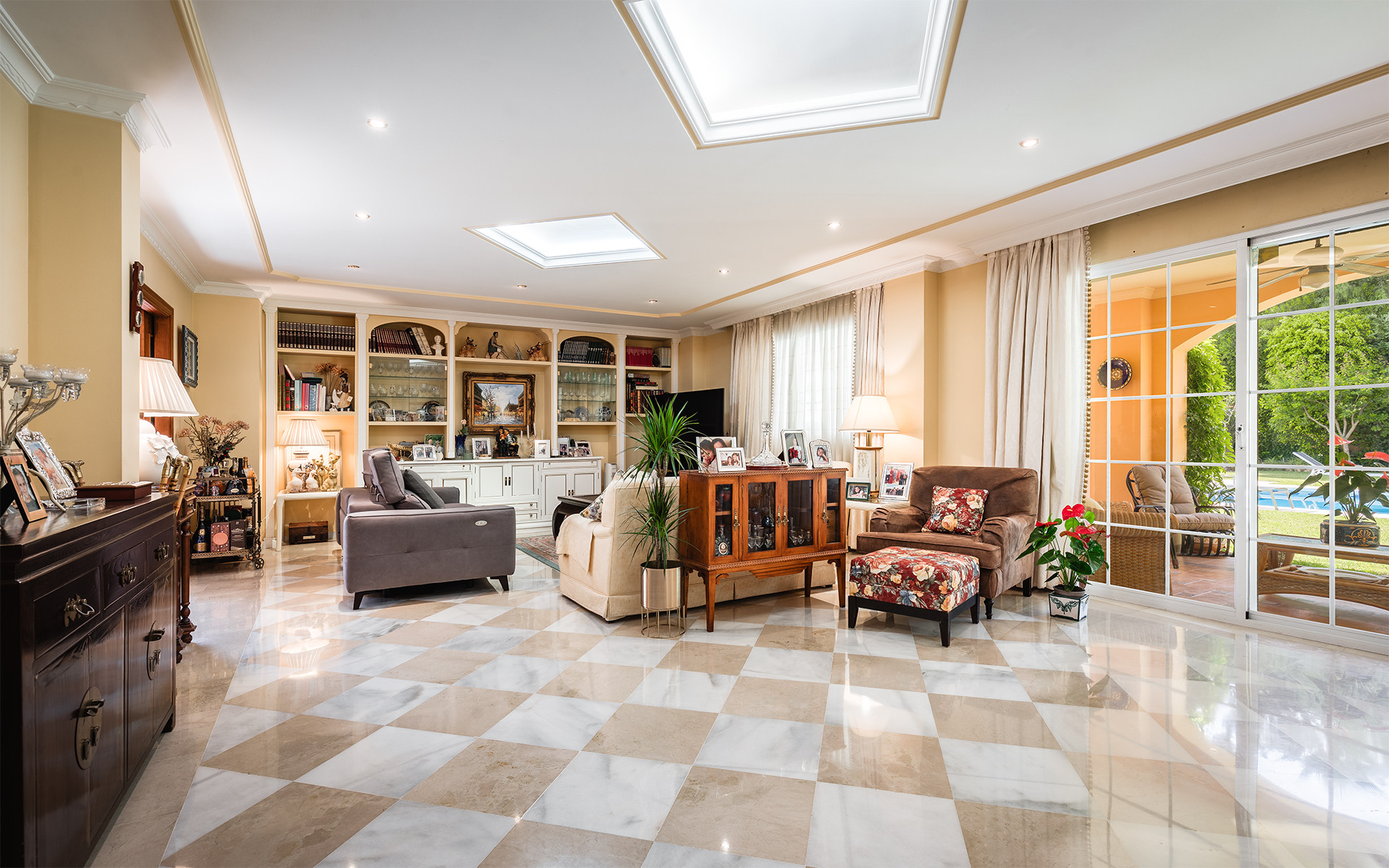 5 Bedroom Villa in Marbella - Photo 6