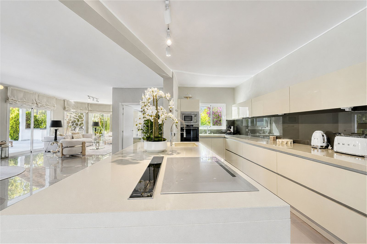 4 Bedroom Villa in Benahavís - Foto 28
