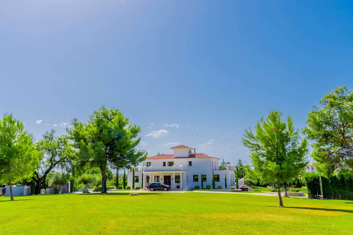 5 Bedroom Villa in San Pedro de Alcántara - Photo 7