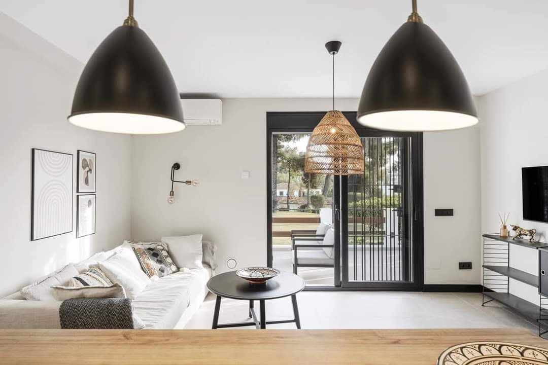 2 Bedroom Apartment in Marbella - Photo 3
