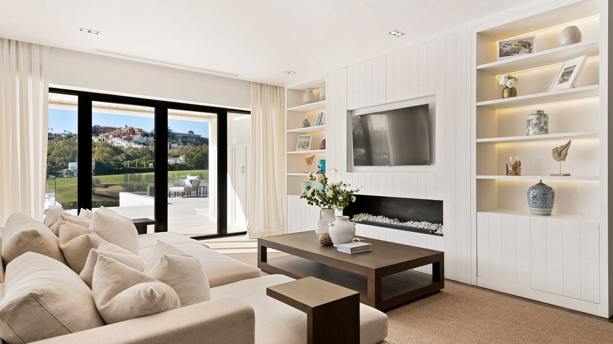 7 Bedroom Villa in Marbella - Photo 4